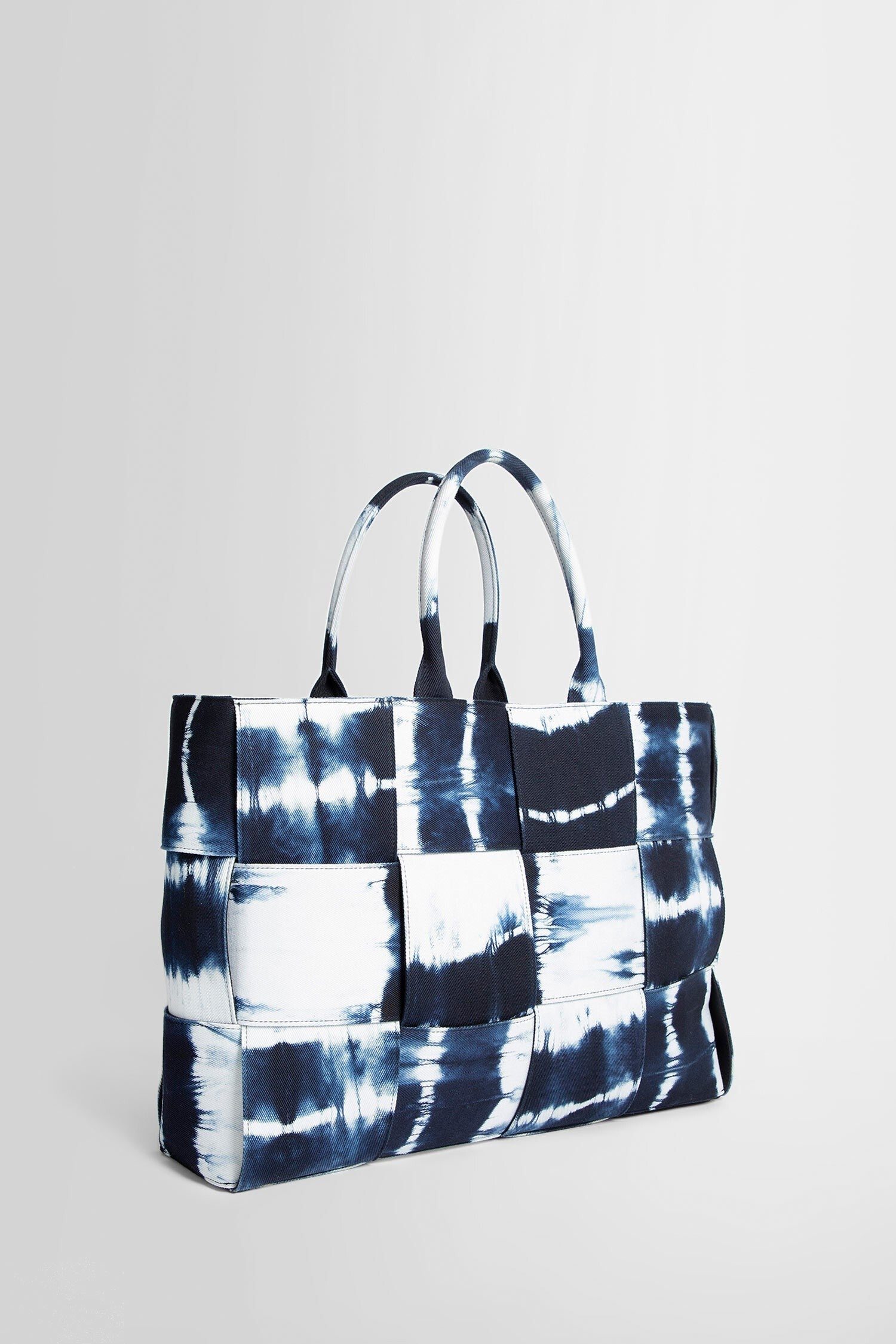 Bottega Veneta - Arco Tote In Intrecciato Tie Dye Denim - Princess Attitude