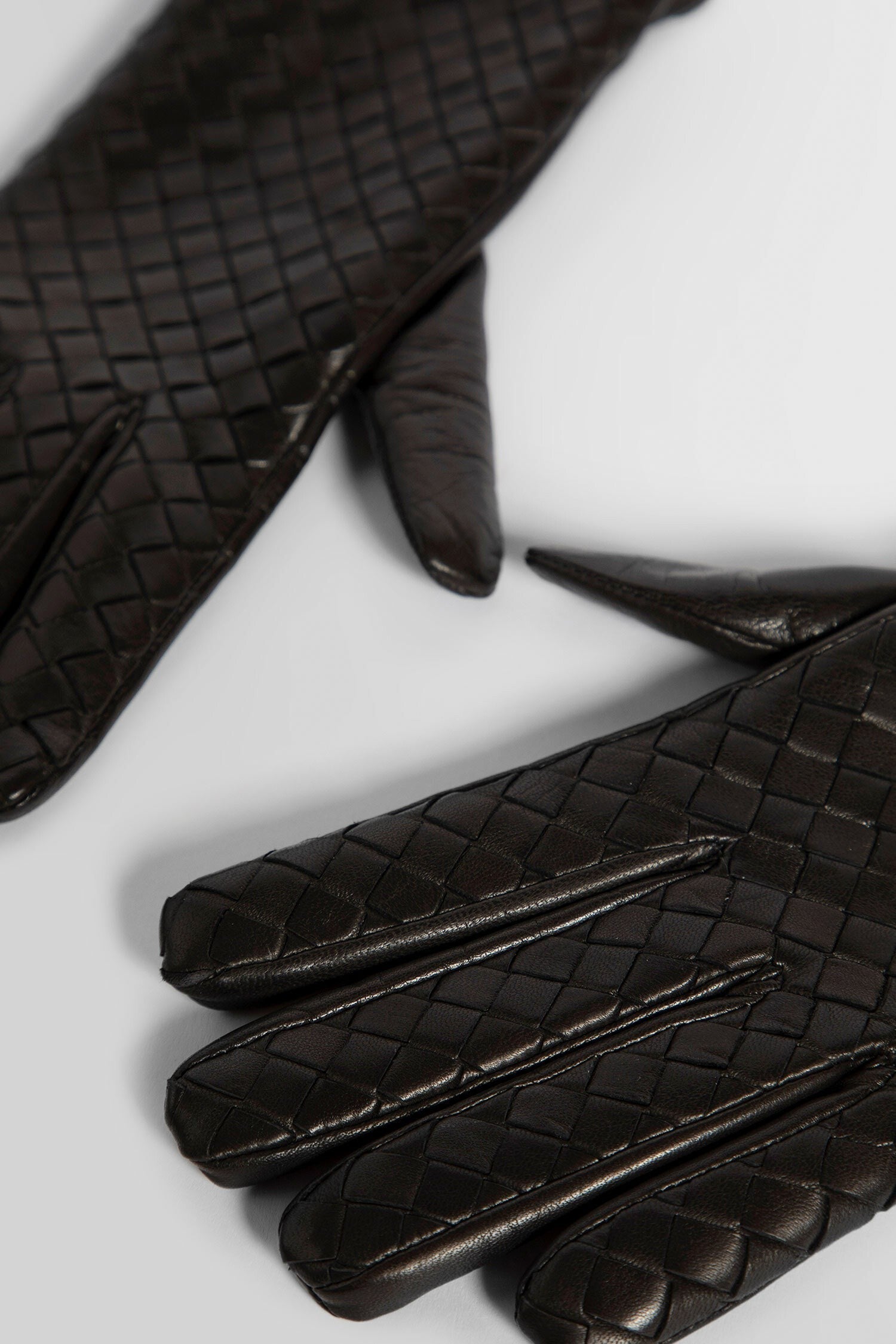 Bottega Veneta - Intrecciato Leather Gloves - Princess Attitude