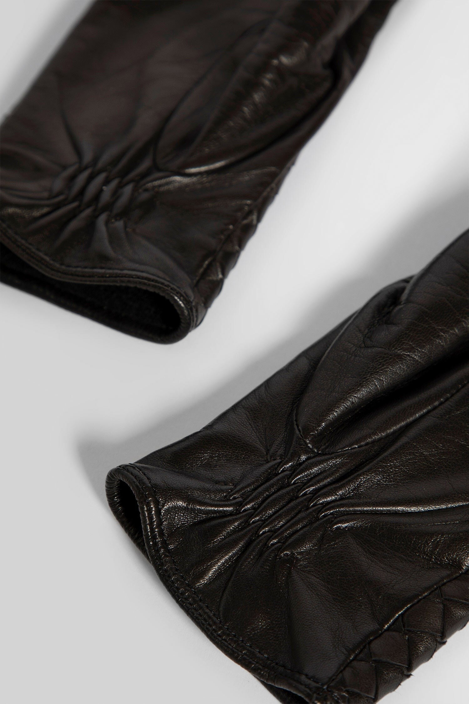 Bottega Veneta - Intrecciato Leather Gloves - Princess Attitude