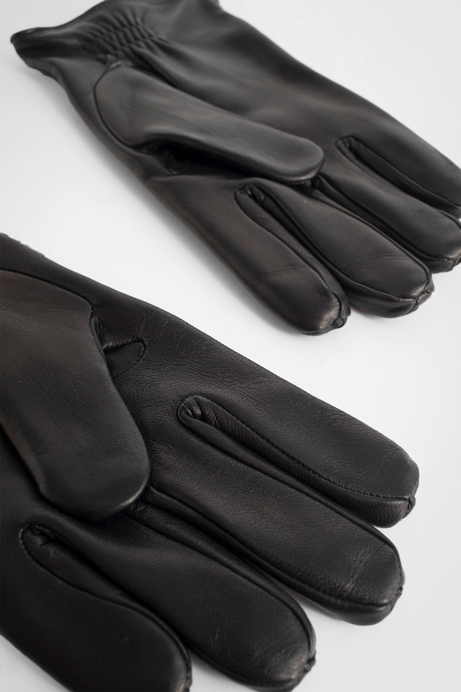 Bottega Veneta - Intrecciato Leather Gloves - Princess Attitude