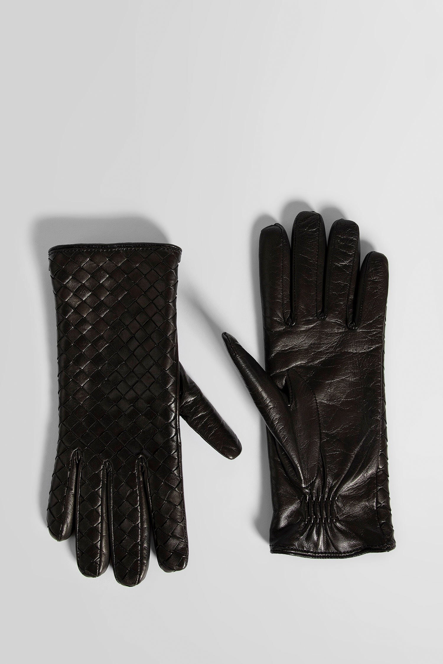 Bottega Veneta - Intrecciato Leather Gloves - Princess Attitude